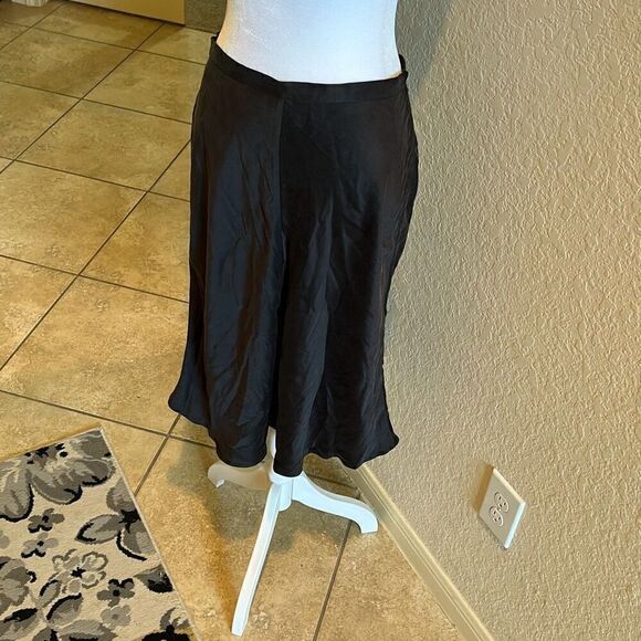 Chaser Womens M Satin Flared Midi Skirt Solid Black Minimalist Office Modest New - Picture 2 of 9